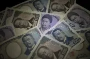 Iene japonês desaba para 162,30 por dólar e risco de crise fiscal cresce