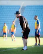 Imperatriz prioriza renovação com técnico Emerson Cris para 2027