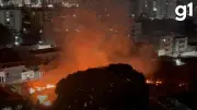 Incêndio de grandes proporções atinge terreno no bairro Alvorada em Cuiabá