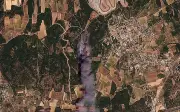 Incêndios na Grécia matam três bombeiros e risco aumenta na Itália