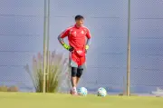 Inter busca goleiro José Contreras e futuro de Rochet é incerto