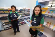 Jacareí distribui kit inverno com novos uniformes escolares para alunos