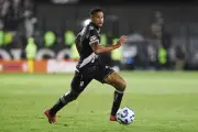 Jair volta ao Vasco após grave lesão no joelho; veja o lance