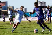Jogador é expulso antes do jogo por urinar no banco de reservas