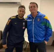 Jogadores da Seleção evitam política; Neymar apoia Bolsonaro
