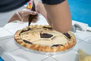 Jovens da Fundação Casa vencem competição de pizza em formato de bola
