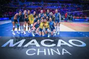 Julia Kudiess chora com homenagem no Brasil x Japão pela VNL