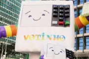 Justiça rejeita ação contra campanha Vote LGBT 2026 e boneco Votinho