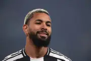Juventus reformula elenco com chegada de Douglas Luiz e saída de Vlahovic
