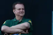 Kassab vê Flávio Bolsonaro na disputa e critica tarifaço da família