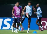 Konsa e Guéhi minimizam suposto conflito entre Bellingham e Tuchel