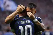 Lautaro Martínez chora ao lembrar início após gol da virada sobre Inglaterra