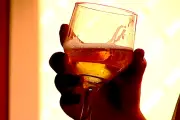 Álcool: adultos de meia-idade lideram atendimentos em Campinas