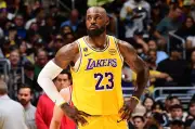 LeBron James abre mão de US$ 48 milhões e assina com 76ers