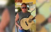 Leonardo aprende a fazer Pix, liga para Poliana e ela brinca: 'Tudo que eu não queria'