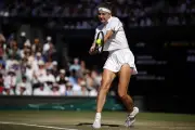 Linda Noskova conquista Wimbledon em final dramática contra Muchova