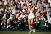 Linda Noskova dedica título de Wimbledon à mãe falecida em discurso emocionante