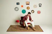 Léo Foguete lança álbum 'Além do tempo' com regravações e inéditas