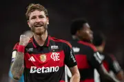 Léo Pereira se torna maior zagueiro artilheiro do Flamengo no século XXI