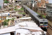 Últimas famílias deixam Favela do Moinho no Centro de SP