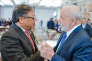 Lula recebe ligação de Petro que reafirma transição pacífica na Colômbia