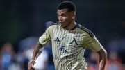 Maicon realiza sonho e joga Champions League pelo Levski Sofia