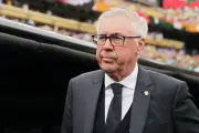 Maldini confirma contato com Ancelotti e Guardiola para seleção italiana