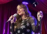 Malu Rodrigues e banda do Tremendão tocam Erasmo Carlos em tributo