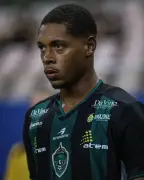 Manaus planeja 2027 após pior campanha na Série D; Wallace renova