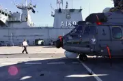 Marinha simula guerra no Porto de Santos com frota moderna