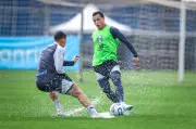 Marlon supera lesão chocante e volta a treinar sem restrições no Grêmio