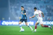 Marlon volta após 129 dias, brinca com placa e mira Sul-Americana