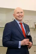 Master Sommelier Matthieu Longuère critica ensino de vinhos em Bordeaux e defende harmonização subjetiva