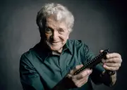 Maurício Einhorn, 94 anos, gaitista, diz que quer morrer em atividade com agenda intensa