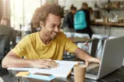 MBA que leva a realidade da indústria para a sala de aula