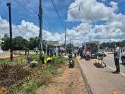 Menino de 11 anos atropela monges budistas na Tailândia: 8 mortos