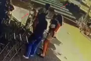 Menor de 16 anos atropela motociclista em Cubatão; pedestres escapam