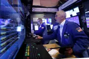 Mercados futuros dos EUA caem com petróleo em alta e tensões no Oriente Médio