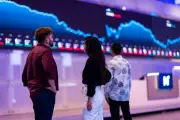 Mercados: Ibovespa, dólar e juros ao vivo; inflação do euro cai