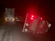 MGC-418 interditada após tombamento de carreta com etanol em Teófilo Otoni