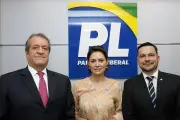 Michelle Bolsonaro deixa PL Mulher para cuidar do ex-presidente, diz Valdemar