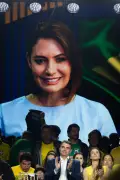 Michelle Bolsonaro questiona detalhes da convenção do PL e apoia Flávio