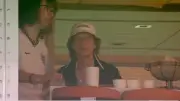 Mick Jagger vai a jogo da Inglaterra com filho brasileiro e é chamado de pé frio