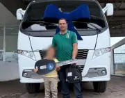 Micro-ônibus cai no rio Curuá-Una: motorista encontrado morto e adolescente desaparecido
