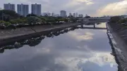 Microplásticos e cocaína: contaminação múltipla no Rio Tietê