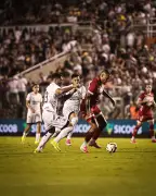 Mikael marca de pênalti e CRB assume melhor ataque da Série B