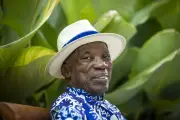 Milton Nascimento recebe alta após pneumonia