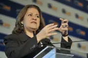 Minerais críticos avançam independentemente de PL, diz ministra