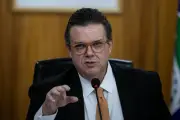 Ministro estuda vincular teto de juros do consignado do INSS à Selic