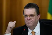 Ministro propõe corte de juros do consignado do INSS em reunião de conselho